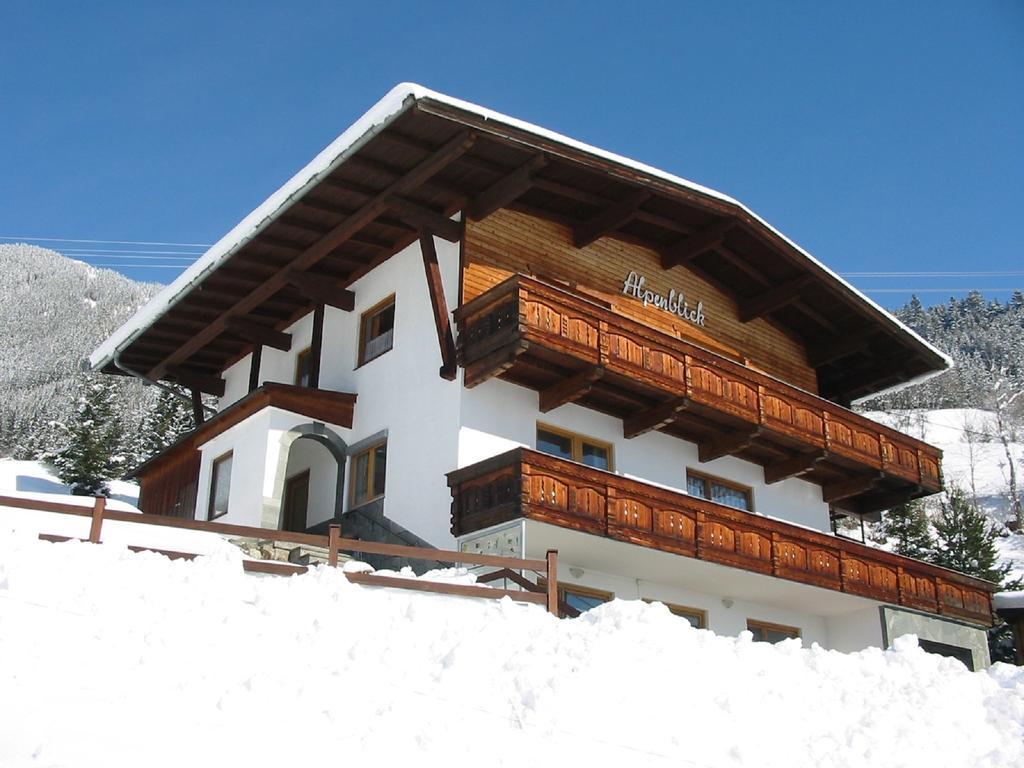 Alpenblick Apartment *